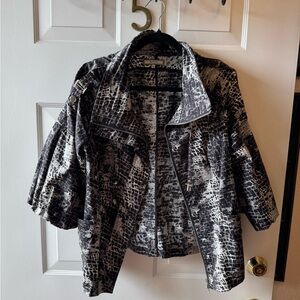 Women's Black and Gray Jacket